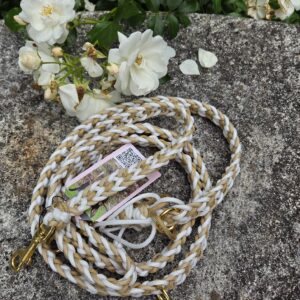 Geflochtene Paracord Leine Cuore (Herzchen-Muster) in weiß mit gold