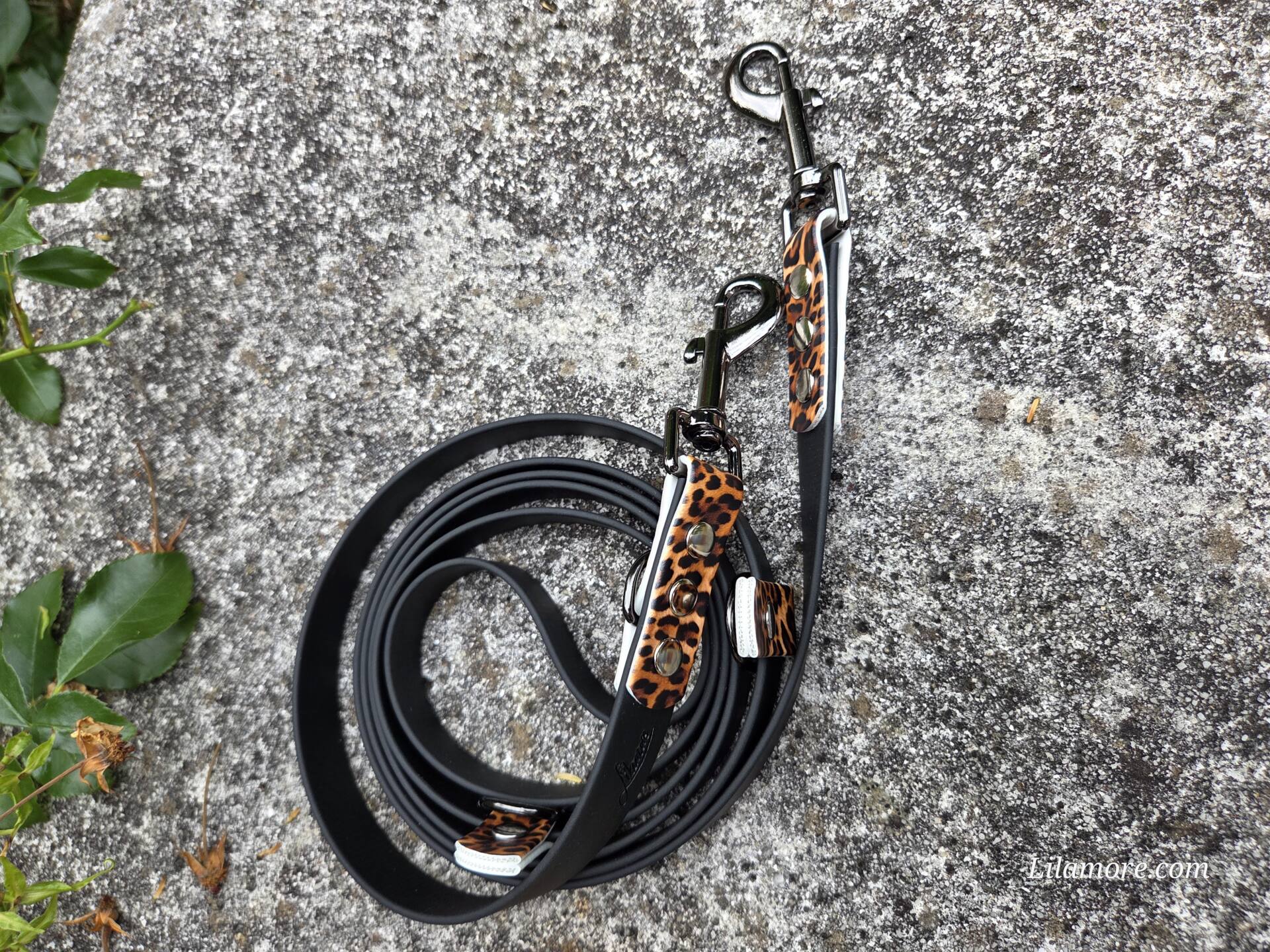 2 farbige BioThane Leine 235 cm 3fach verstellbar Schwarz, Akzente in Leopard – Bild 2