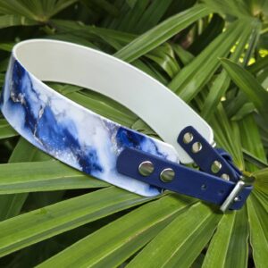 HU 48 - 54 cm BioThane Halsband UV bedruckt Blue Silver Marble Verschluss 19mm Navy blau